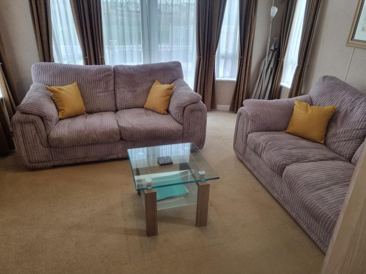 فندق 6 Berth Deluxe Ml7 On The Golden Palm شابيل سانت ليوناردز المظهر الخارجي الصورة